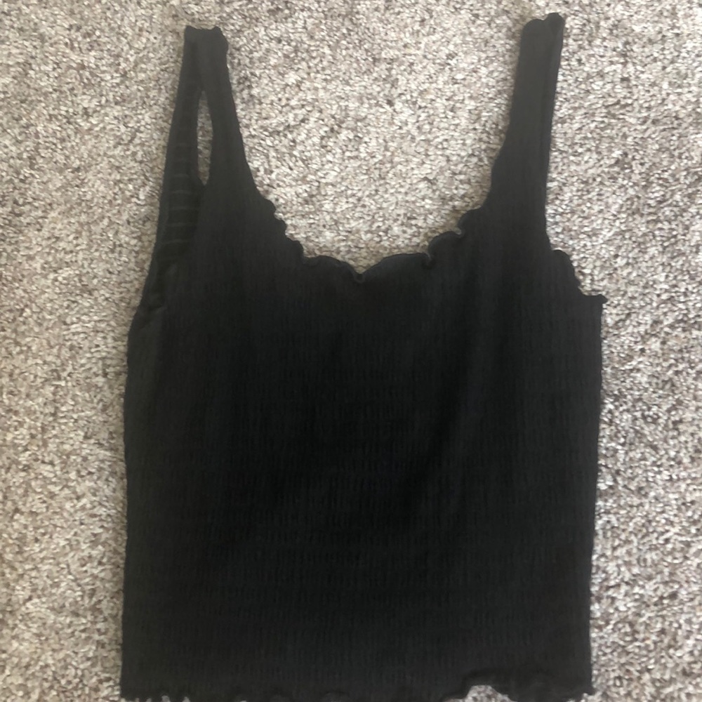 Black crop top tank